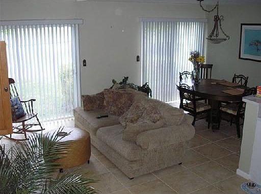 Living Room, High Ceilings, Ceramice Tile