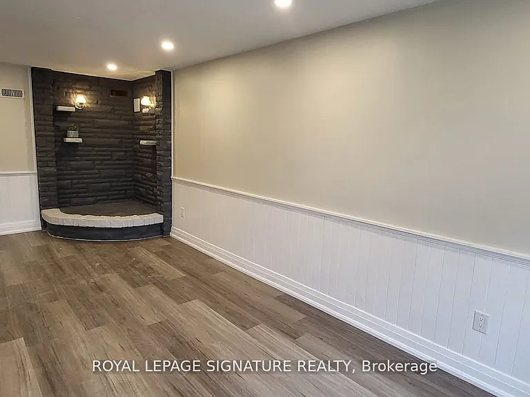 32 Albion St #BASEMENT — Photo 12