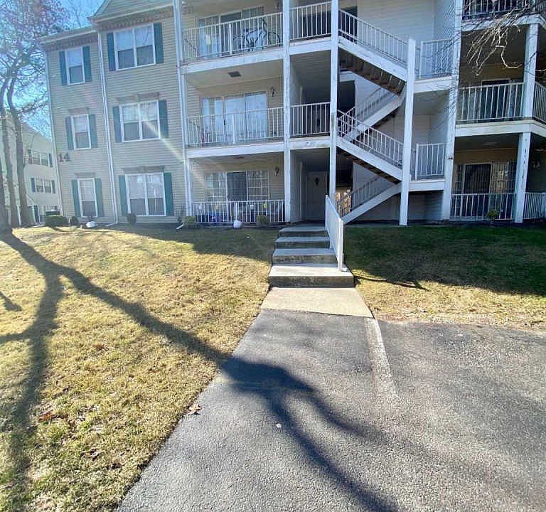 1st image of 46 Iroquois Dr #46
