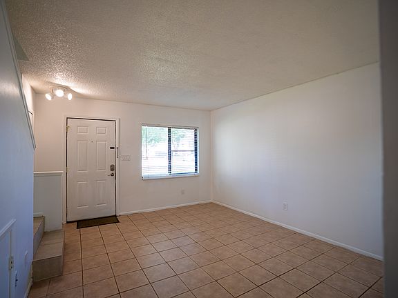 4th image of 12089 Tift Cir