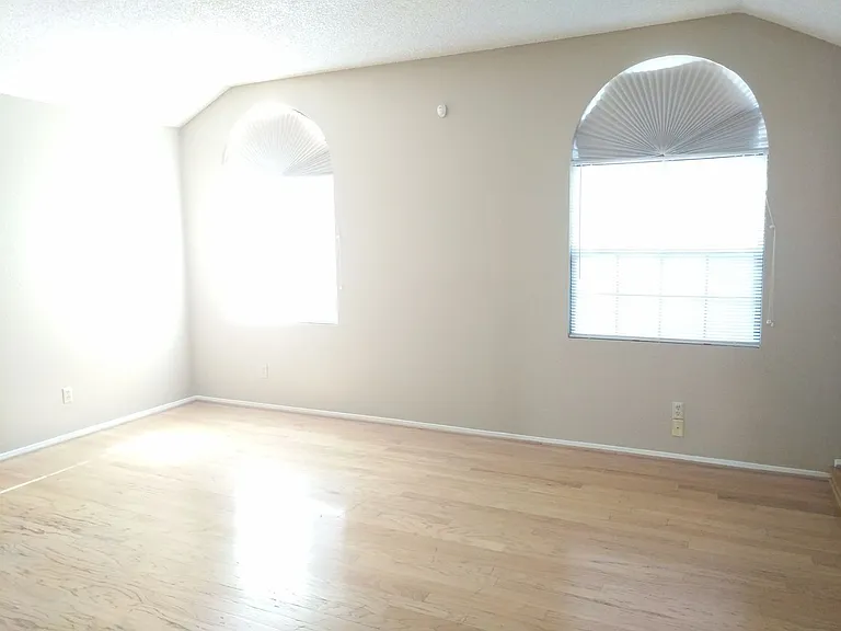 8413 Dunphy Ct — Photo 8