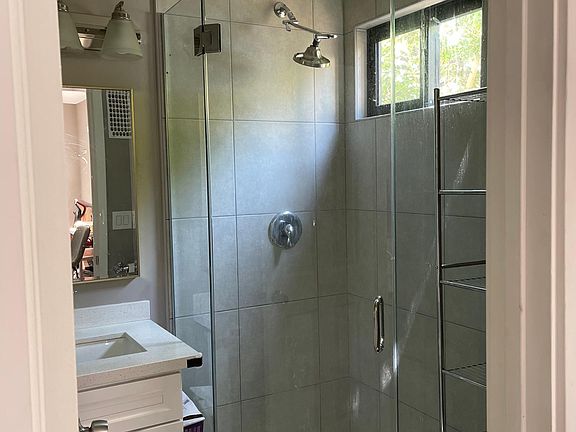 5th image of 3640 Bancroft St #103