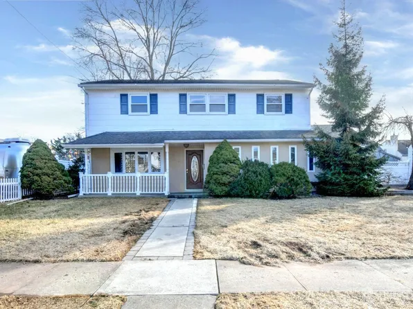 25 E Locust Ave, Colonia, NJ 07067