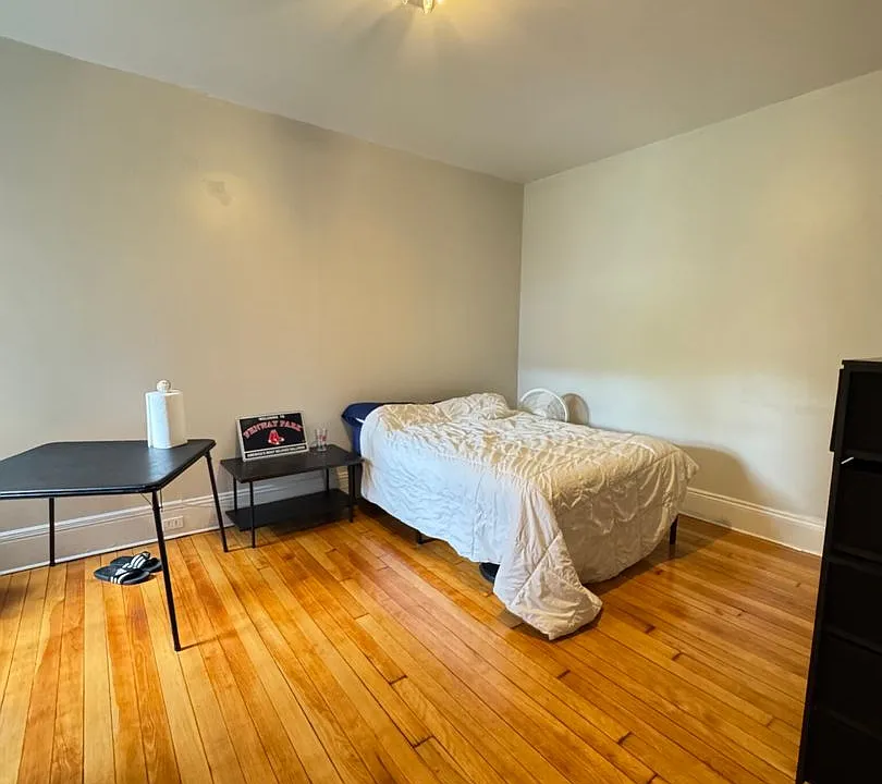 93 Strathmore Rd #2