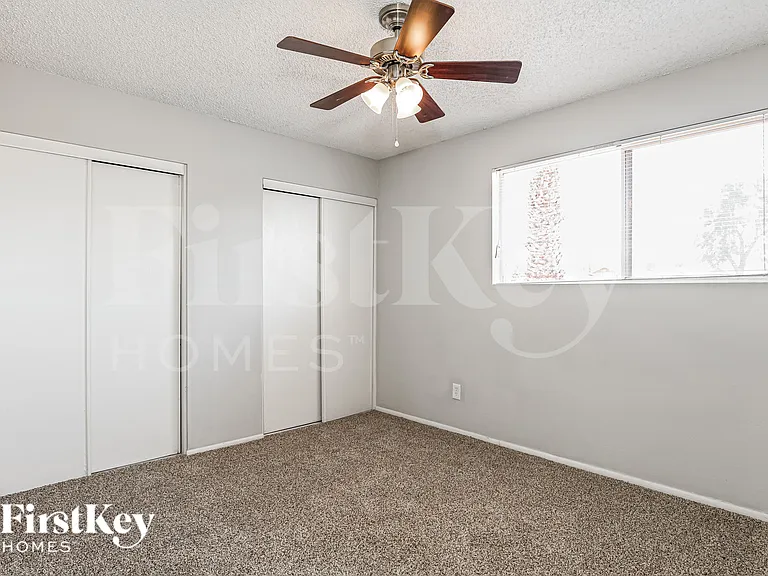1918 E Watson Dr — Photo 11