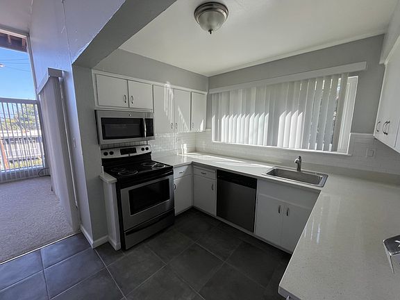 4th image of 2660 Melendy Dr #1