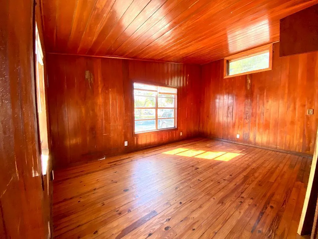 3 bed, 2.0 bath, 1178 sqft, $2,500 — Photo 4