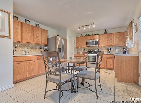 5th image of 11703 Oakbrooke Hl