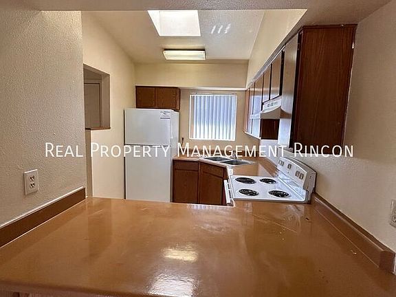 3rd image of 1417 N El Rio Dr