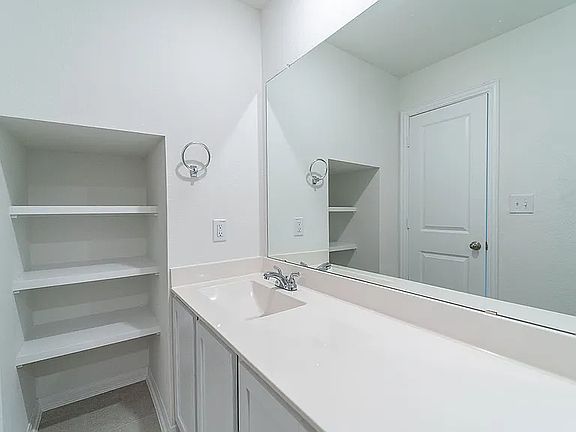 Upstairs Full bath room