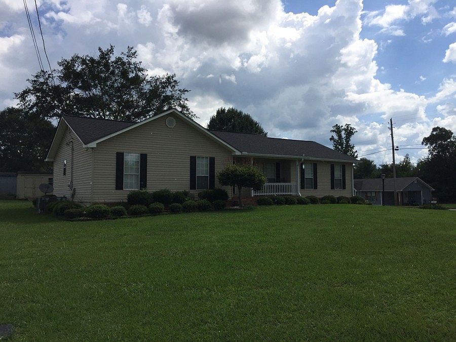 2nd image of 10 Cahaba Ln