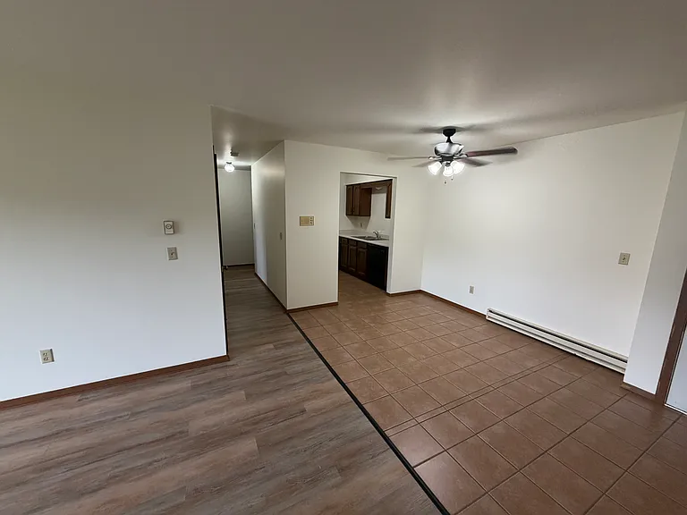 920 Courtney Ln #18 — Photo 4