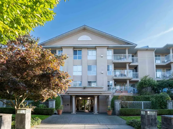 13733 74th Ave #305, Surrey, BC V3W 1B8