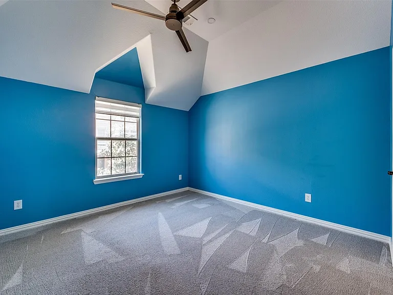 4068 Winsor Dr — Photo 15