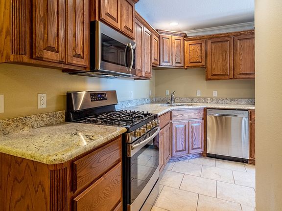 5th image of 4015 W Illinois Ave APT A