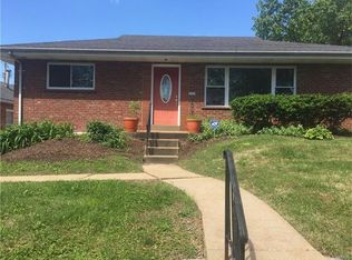 1091 N Hanley Rd, Saint Louis, MO 63130