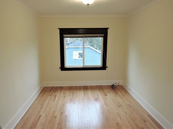 3rd image of 6538 Earl Ave NW