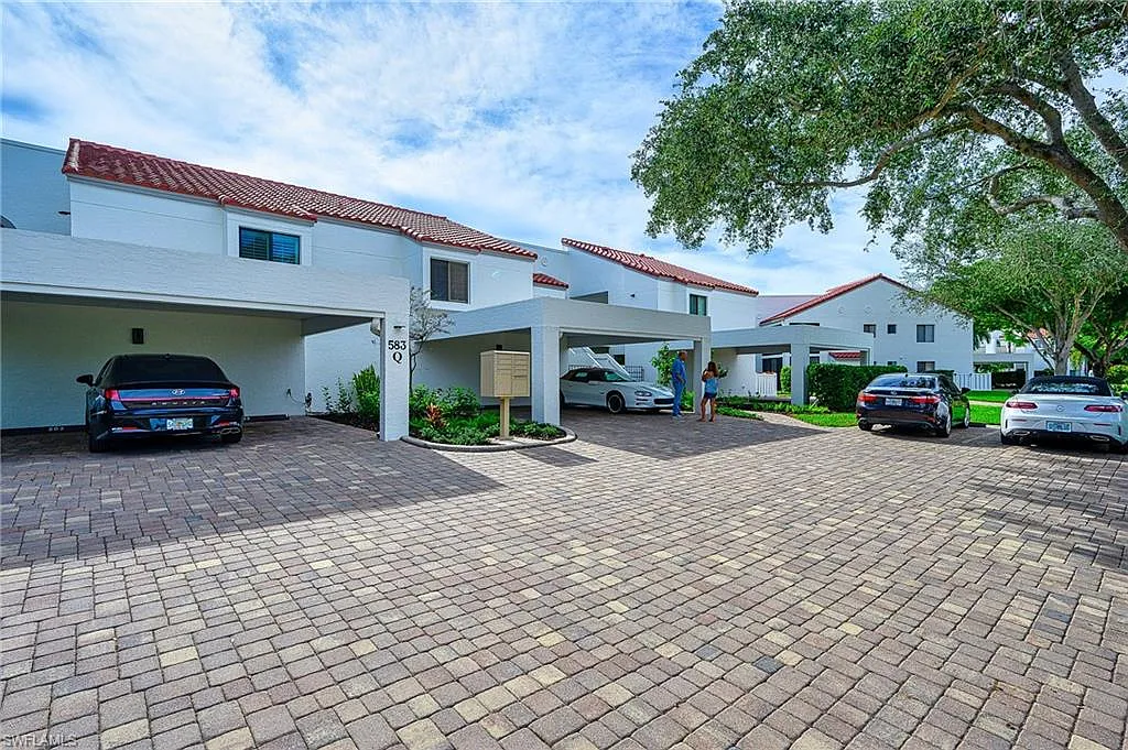 2 bed, 2.0 bath, 1350 sqft, $7,500 — Photo 4