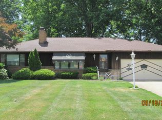 5820 Graydon Dr, Seven Hills, OH 44131