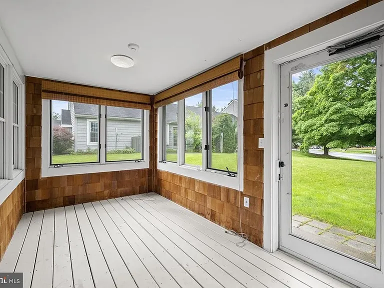 262 Crescent Dr — Photo 23