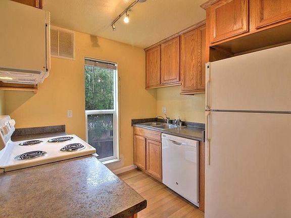 2nd image of 480 E Okeefe St APT 208