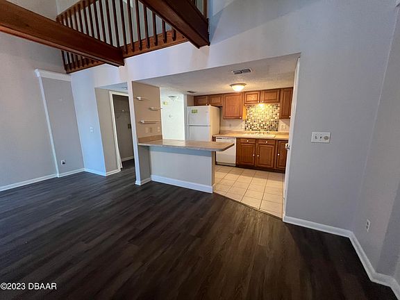 4th image of 16 Oakwood Park
