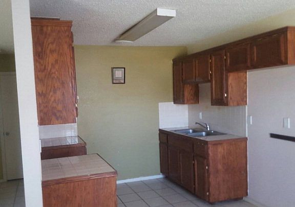 3rd image of 2785 Meadow Brooke Dr