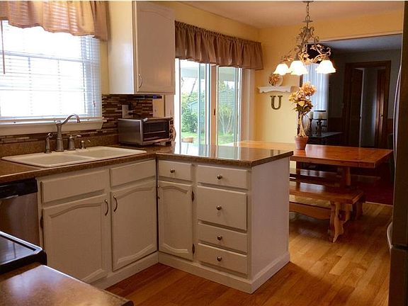 2nd image of 1356 Oakridge Rd