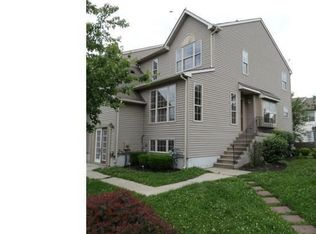 2 Larkspur Ct, Delran, NJ 08075