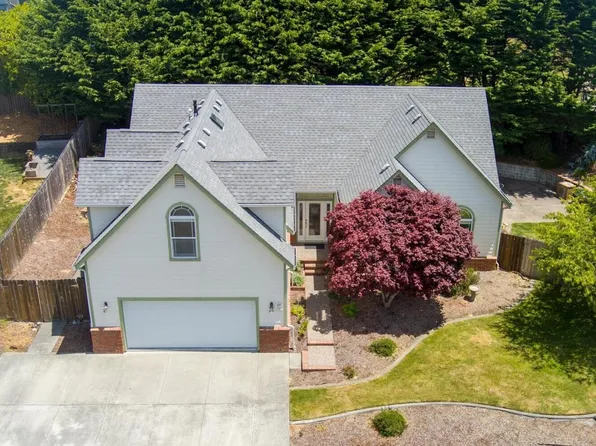 1665 Camellia Dr, McKinleyville, CA 95519