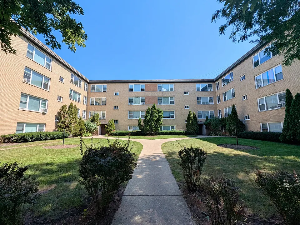 7539 N Bell