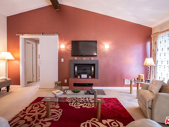 4th image of 5650 Sumner Way Unit 301