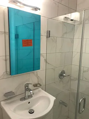 Rented by Salon Realty Corp | media 9