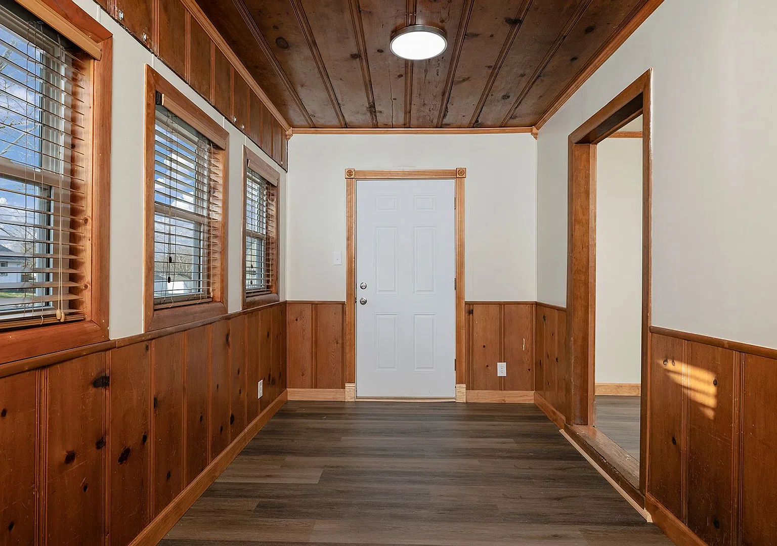 3 bed / 1.5 Bath Home! — Photo 4