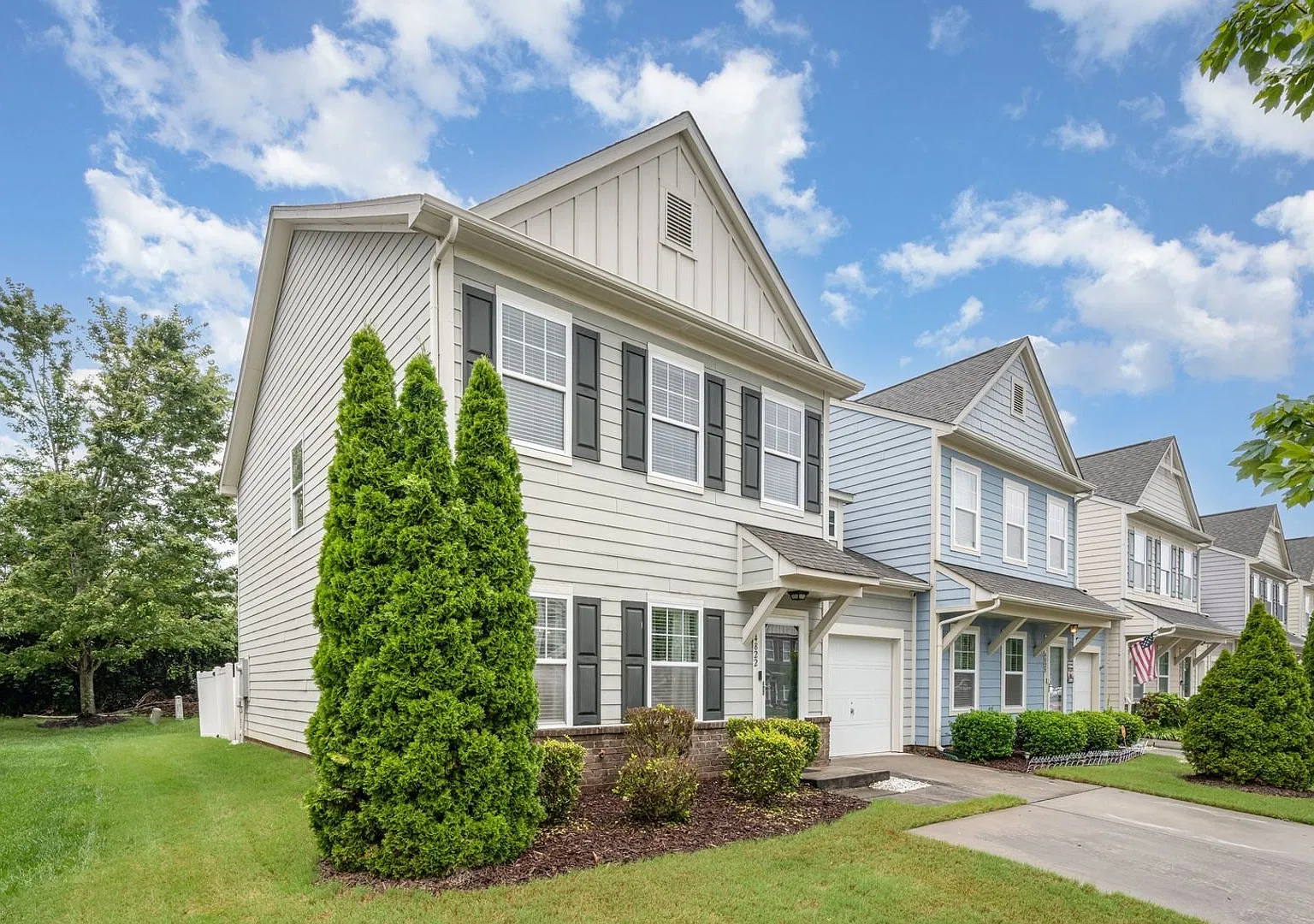 Spacious 3BR Townhome in Monroe — Photo 1