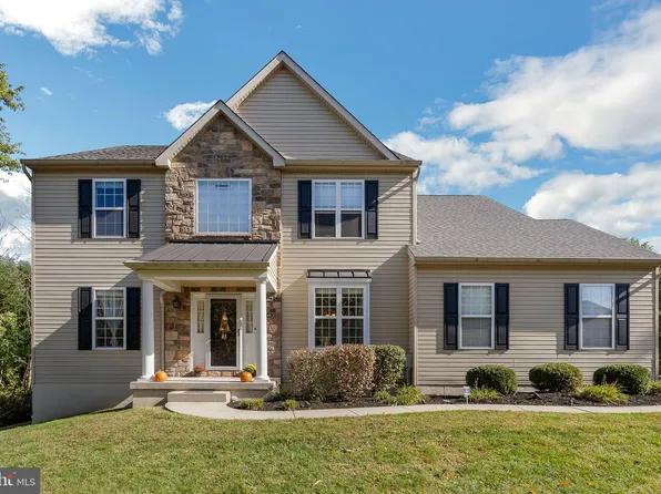249 Crest Dr, Sellersville, PA 18960