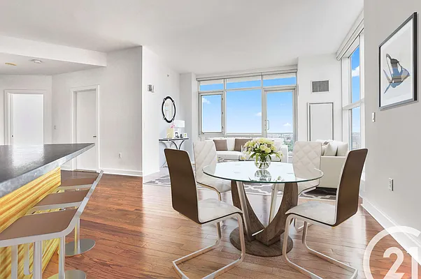 Sold by Century 21 Unique Realty | media 7