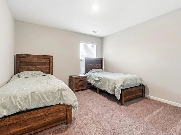 334 Melody Ln — Photo 16