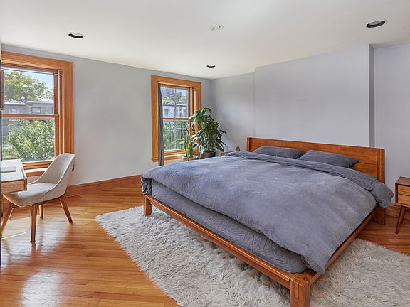 4th image of 26 Wyckoff St #3