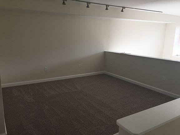 4th image of 670 Town Center Dr Unit 122