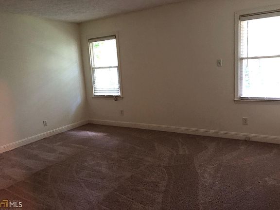 3rd image of 505 Forest Hill Dr