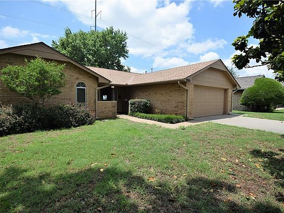 3rd image of 9505 Lakeshore Dr
