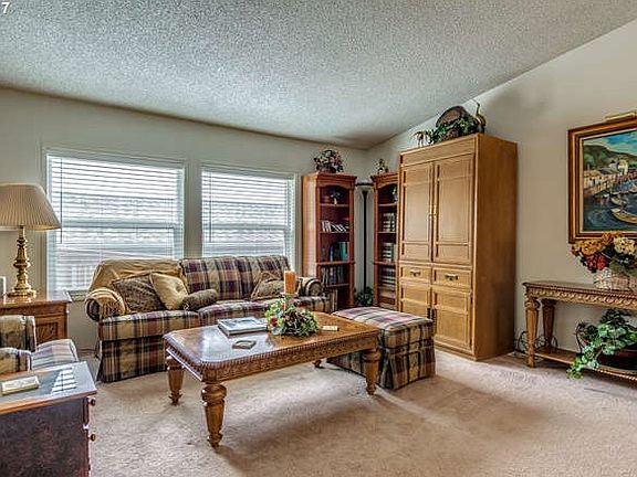 4th image of 1507 W B Ave