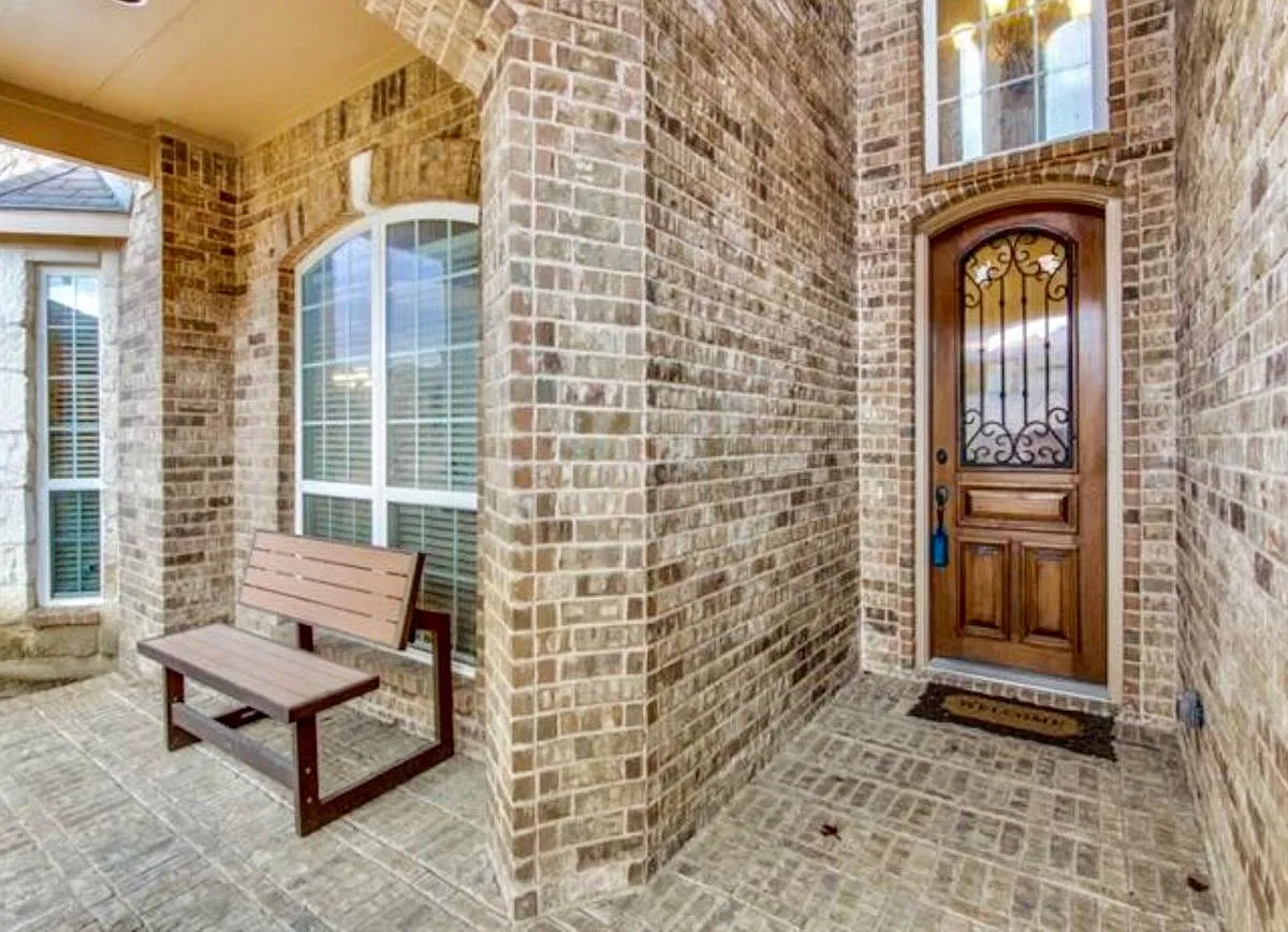 14123 Sorano Drive — Photo 2