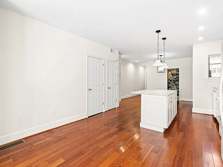 621 Pine St #1 — Photo 9