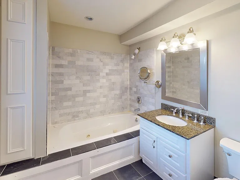 214 W 7th St #2 — Photo 18