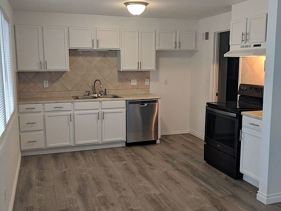5th image of 203 SE 92nd Ave