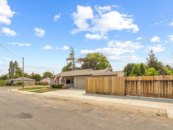4th image of 3707 N Marine Ave