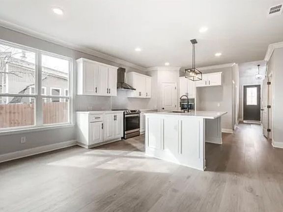 4th image of 518 Shore Dr
