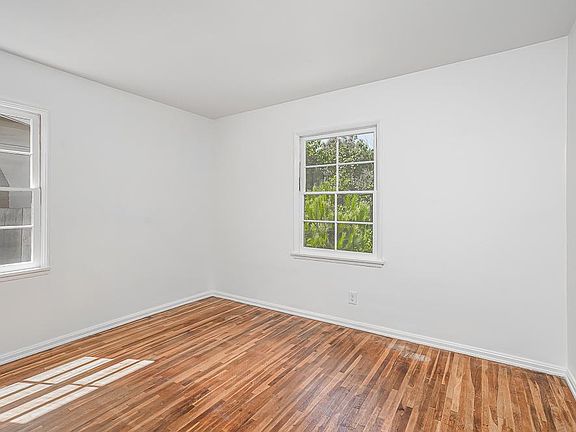 2nd image of 505 N Las Casas Ave
